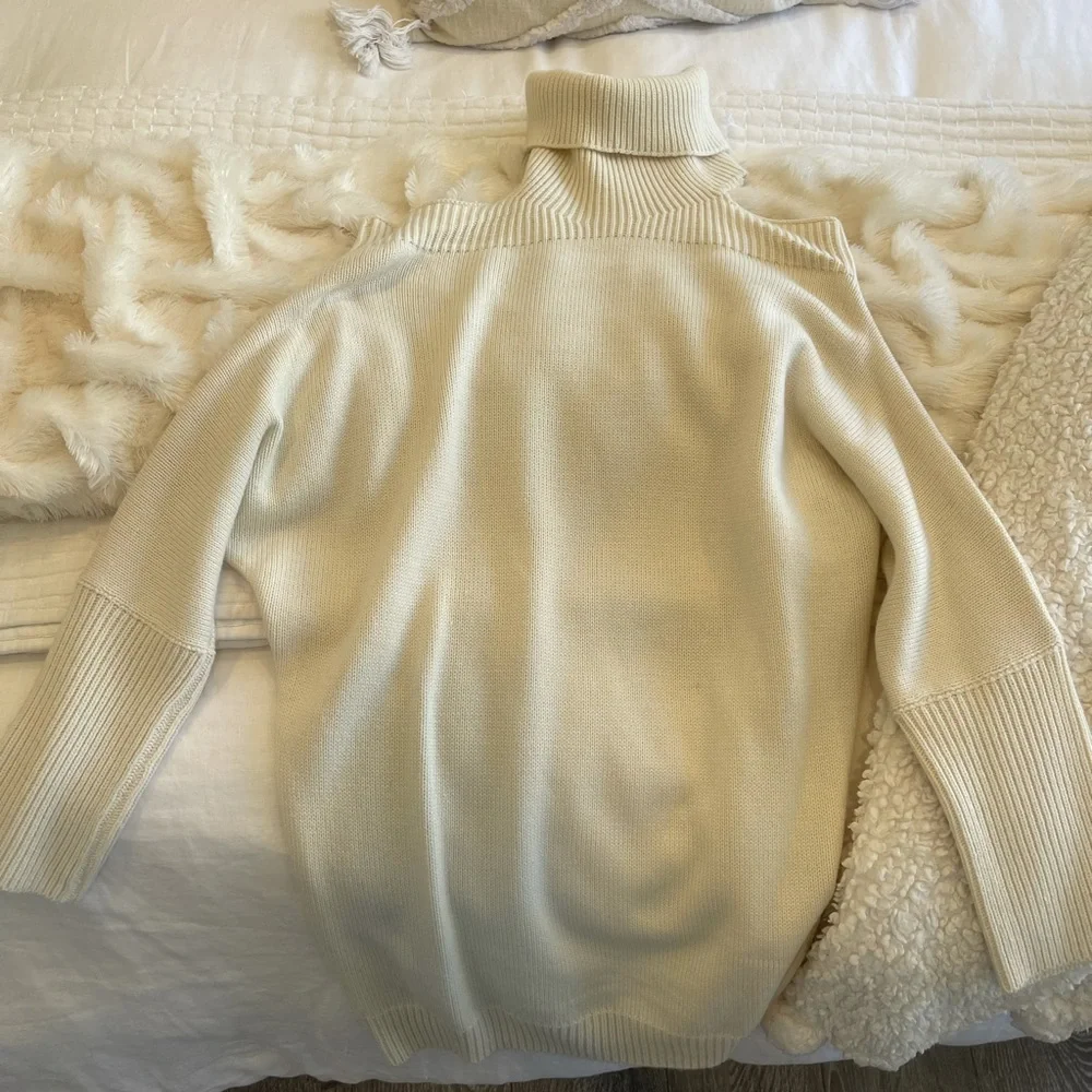 Lovers + Friends - Anisa Turtleneck Sweater Dress - Picture 5 of 7